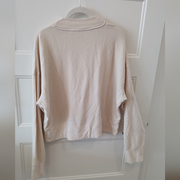 2 for $12 Sale! Fabletics Super Soft Cropped Crew Neck Long Sleeve Sweatshirt XL - Picture 6 of 6